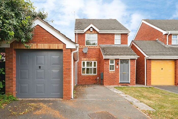 3 Bedroom Detached House For Sale In Topham Avenue, Worcester, Worcestershire, WR4