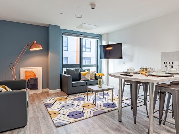 1 Bedroom Flat To Rent In High Street, Swansea, SA1