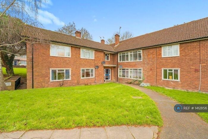 2 Bedroom Flat To Rent In Southcote Rise, Ruilsip, HA4