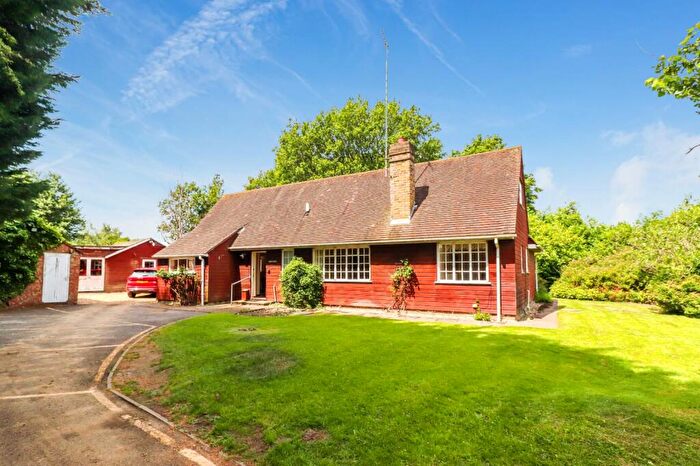5 Bedroom Detached House For Sale In Newbarn Lane, Seer Green, Beaconsfield, Buckinghamshire, HP9