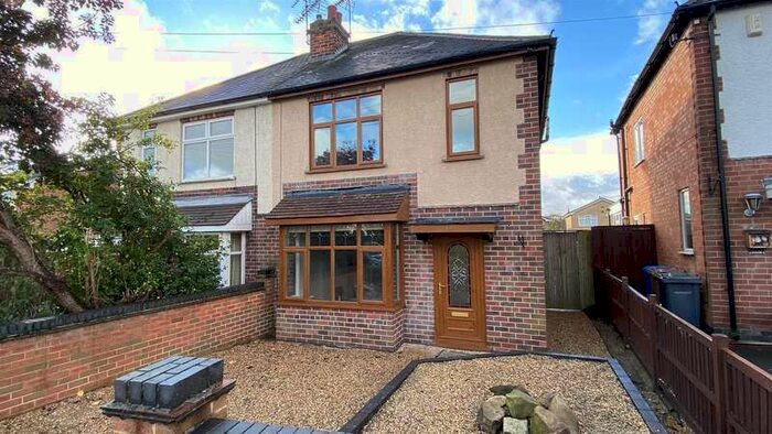 3 Bedroom Semi-Detached House To Rent In Derwent Avenue, Allestree, Derby, DE22