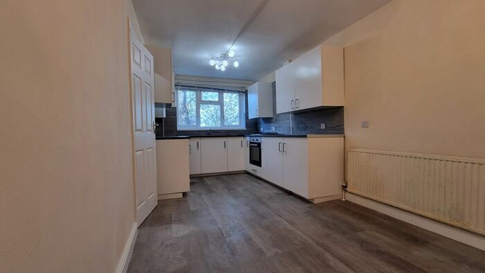 4 Bedroom Flat To Rent In Courthill Road, Lewisham London, SE13