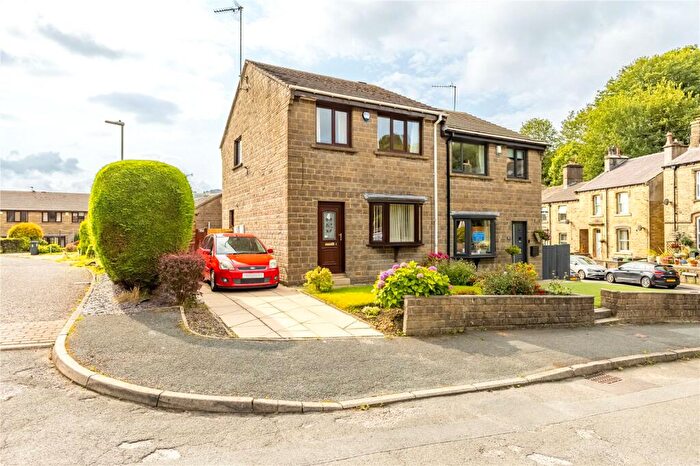 3 Bedroom Semi-Detached House For Sale In Crowther Close, Slaithwaite, Huddersfield, HD7