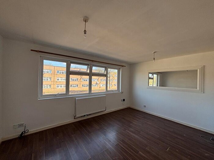 2 Bedroom Apartment To Rent In North Ninth Street, Milton Keynes, MK9