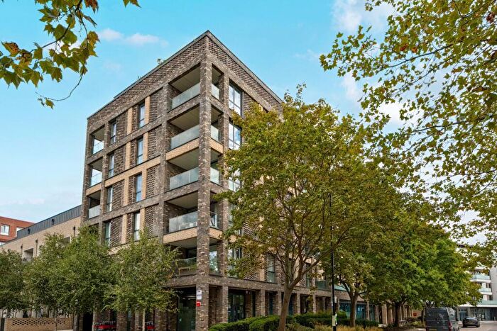 3 Bedroom Flat For Sale In Quebec Way, London, SE16