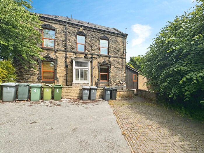 1 Bedroom Penthouse To Rent In Plover Road, Huddersfield, West Yorkshire, HD3