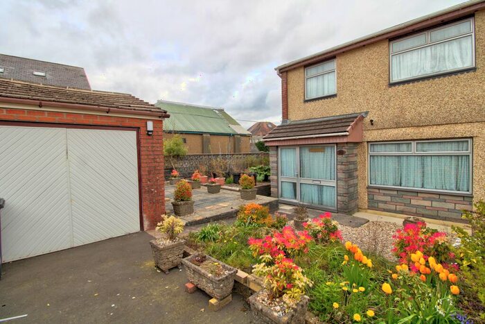 3 Bedroom Semi-Detached House For Sale In Thornhill Close, Ebbw Vale, NP23