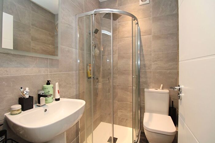 2 Bedroom Flat For Sale In Grosvenor Road, Paignton, TQ4