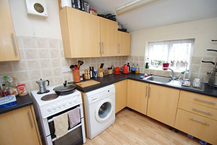 2 Bedroom Flat To Rent In Sotheron Road, Watford, WD17