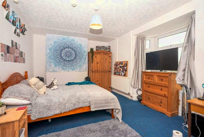 5 Bedroom End Of Terrace House To Rent In Caellepa, Bangor, Gwynedd, LL57