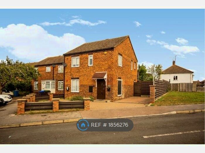 4 Bedroom End Of Terrace House To Rent In Goldfinch Close, Faversham, ME13