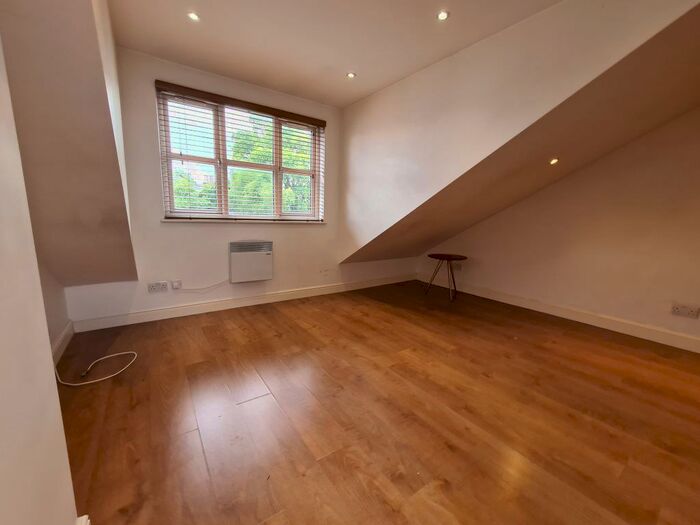 Studio To Rent In Sandringham Road, London, E8