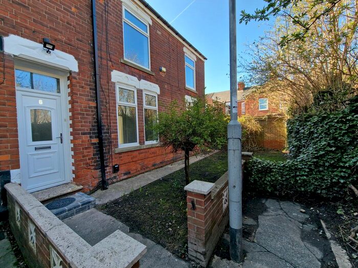 3 Bedroom End Of Terrace House To Rent In Brunswick Terrace, Hull, Yorkshire, HU8