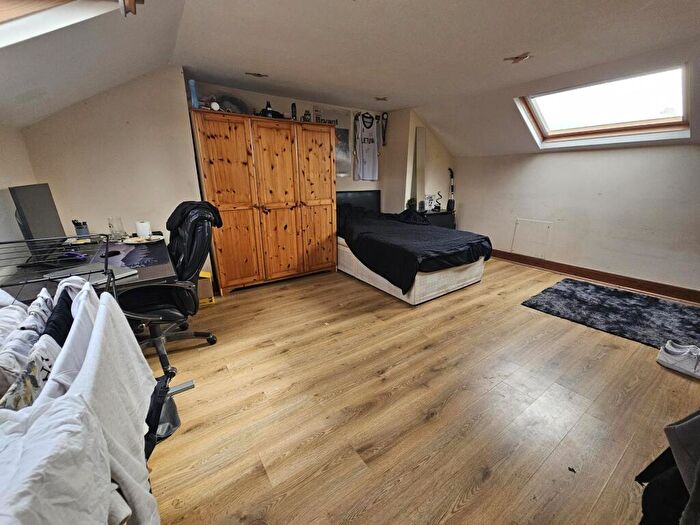 4 Bedroom House To Rent In Bennett Road, Leeds, LS6