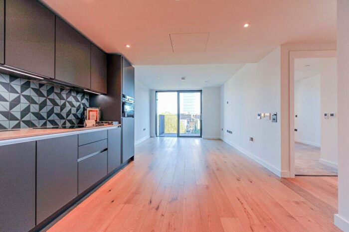 1 Bedroom Flat To Rent In Golden Lane, London, EC1Y
