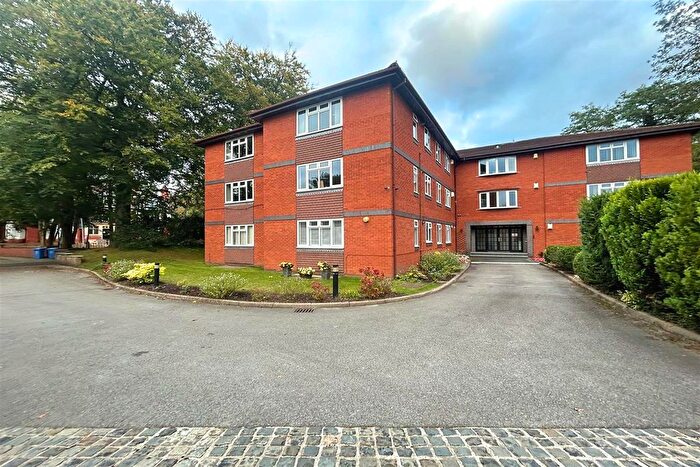 2 Bedroom Flat For Sale In Woodbourne Road, Sale, M33