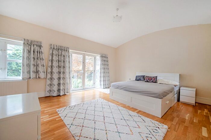5 Bedroom Detached House For Sale In Trinity Crescent, Balham, London, SW17