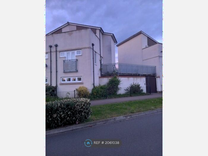 3 Bedroom End Of Terrace House To Rent In Addington Avenue, Wolverton, Milton Keynes, MK12