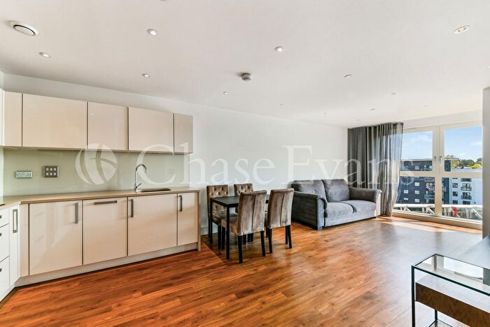 2 Bedroom Flat To Rent In Gillespie House, Queensland Terrace, Islington, N7