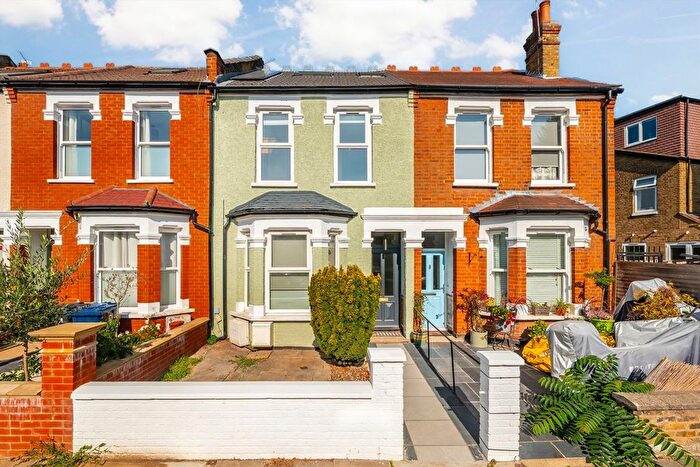 2 Bedroom Flat For Sale In Bonchurch Road, Northfields, W13