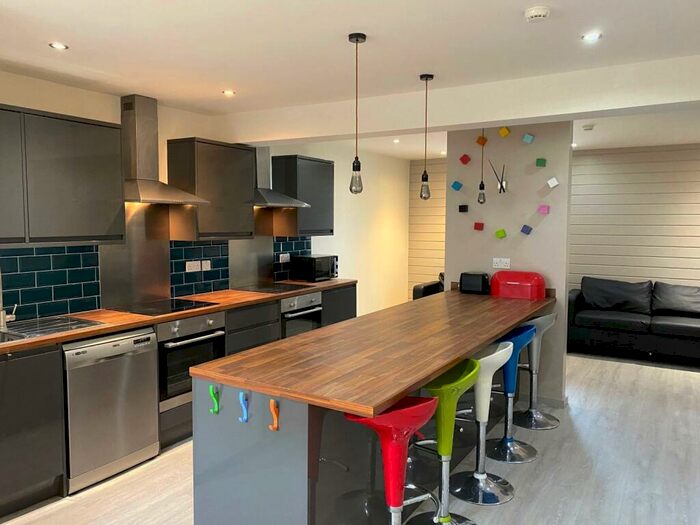 1 Bedroom Terraced House To Rent In Brook Street, Huddersfield, HD5