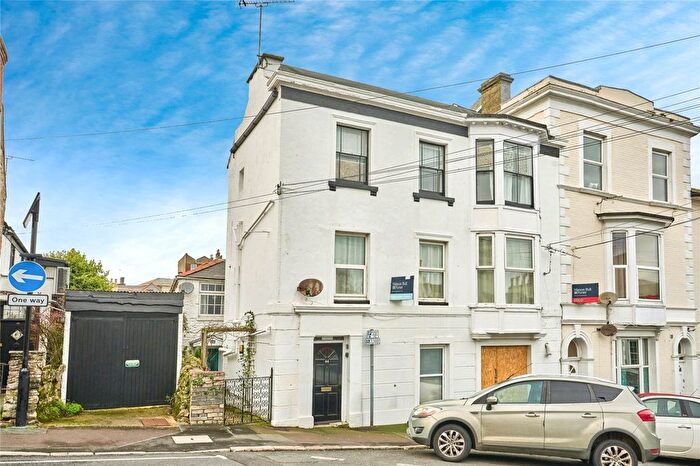 2 Bedroom Flat For Sale In George Street, Ryde, Isle Of Wight, PO33