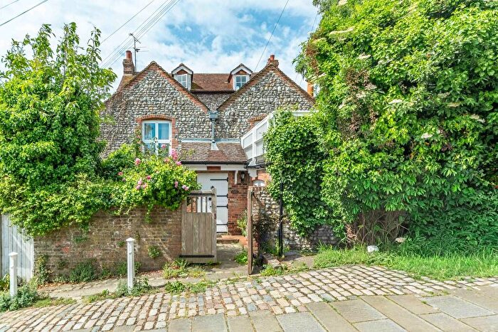 2 Bedroom Cottage For Sale In Kings Arms Hill, Arundel, BN18
