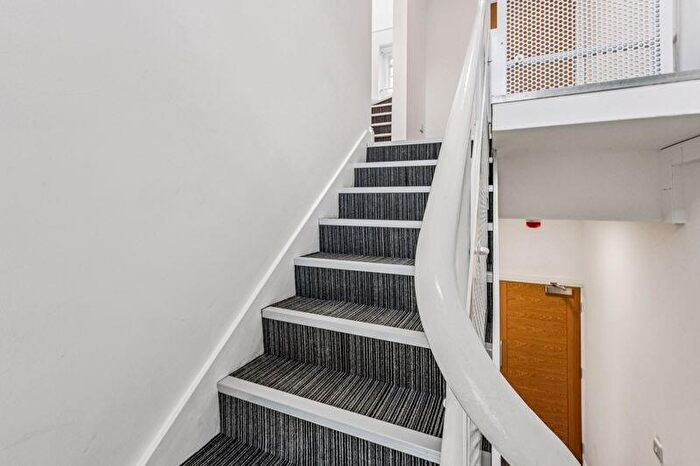 1 Bedroom Flat To Rent In Broadway, Stratford, E15