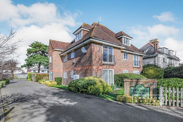 2 Bedroom Flat To Rent In Tubbenden Lane South, Farnborough, Orpington, BR6