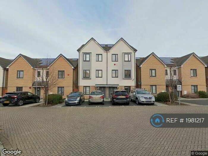 4 Bedroom Semi-Detached House To Rent In Reservoir Way, Ilford, IG6