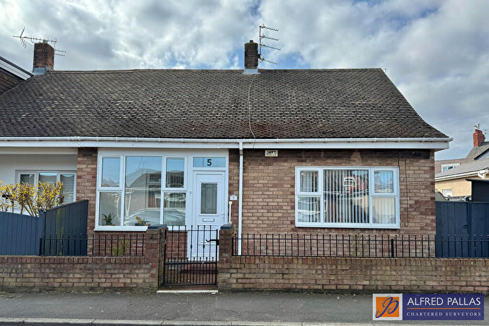 1 Bedroom Semi-Detached Bungalow For Sale In Laburnum Road, Fulwell, SR6