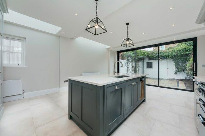 5 Bedroom Property To Rent In Gowan Avenue, London, SW6