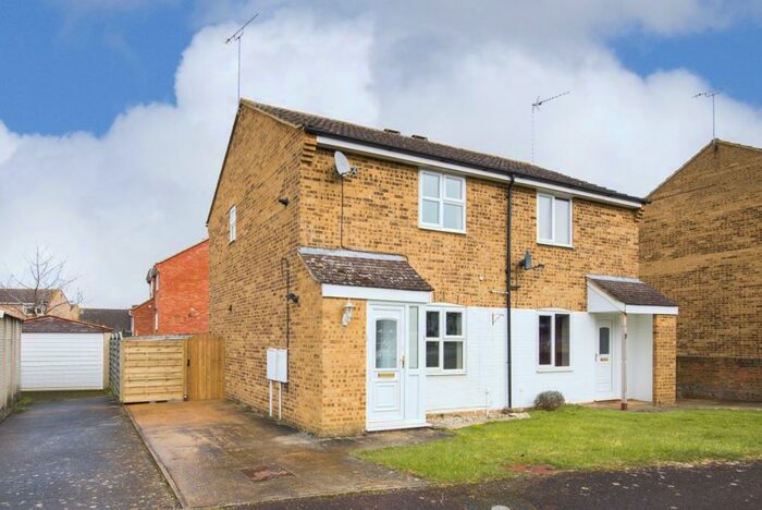2 Bedroom Semi-Detached House To Rent In Marlborough Cl, Kings Sutton, OX17