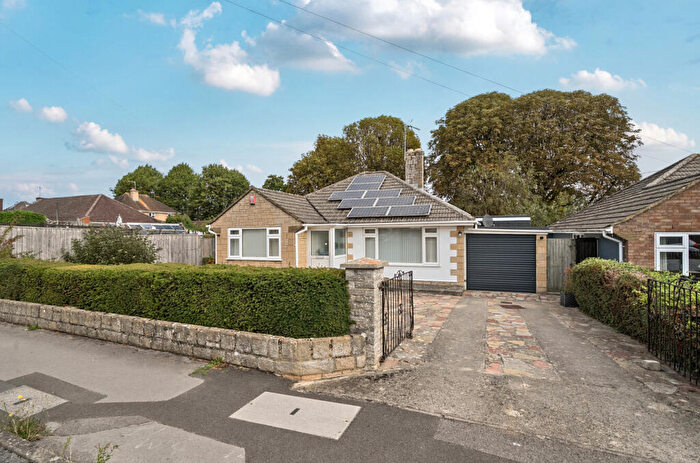 3 Bedroom Bungalow For Sale In Marlborough Place, Faringdon, Oxfordshire, SN7