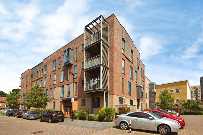 1 Bedroom Flat For Sale In Mornington Close, London, NW9
