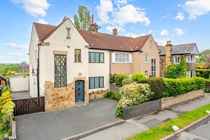 3 Bedroom Semi-Detached House For Sale In Moor Grange View, Leeds, LS16