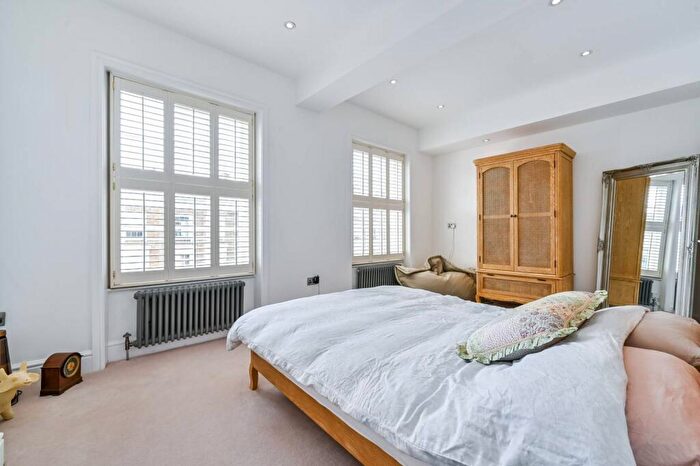 2 Bedroom Flat For Sale In Gloucester Avenue, Primrose Hill, London, NW1