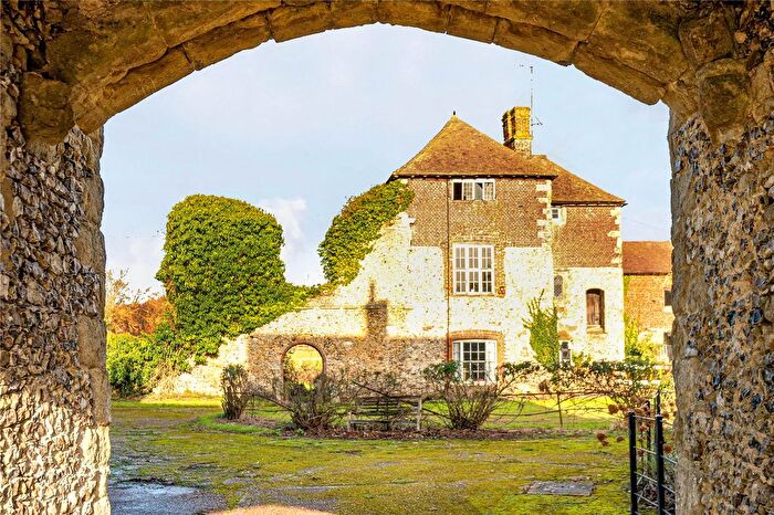 Detached House For Sale In Charing, Kent, TN27