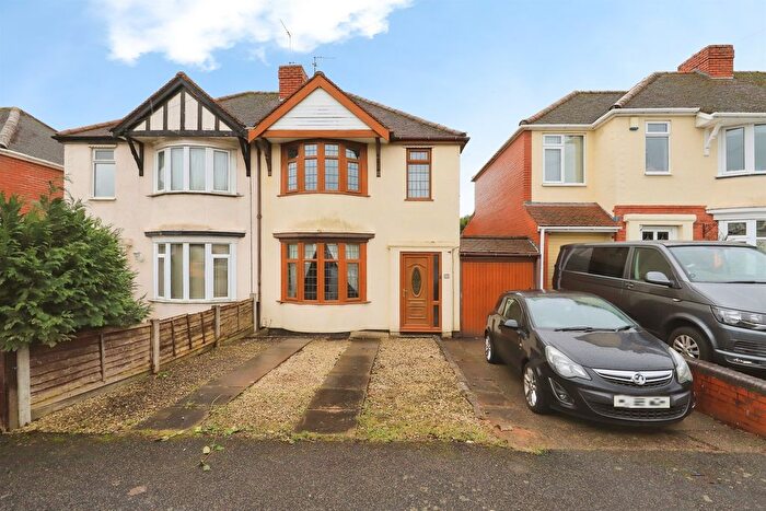 3 Bedroom Semi Detached House For Sale In Shepherds Brook Road, Stourbridge, DY9