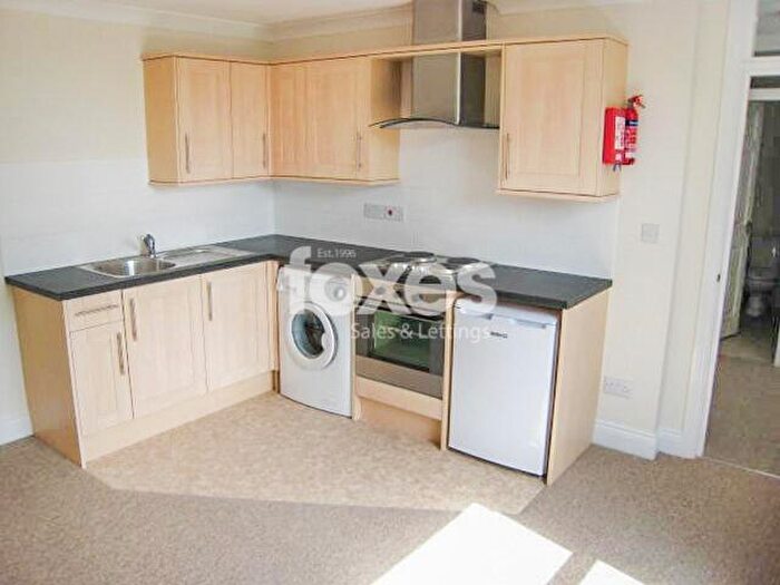 1 Bedroom Flat To Rent In Flat, Christchurch Road, BH7