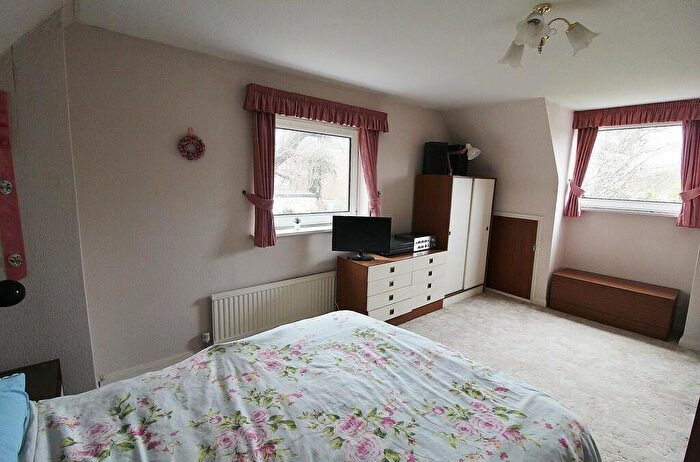4 Bedroom Detached House For Sale In Brookdale Close, Waterlooville, PO7