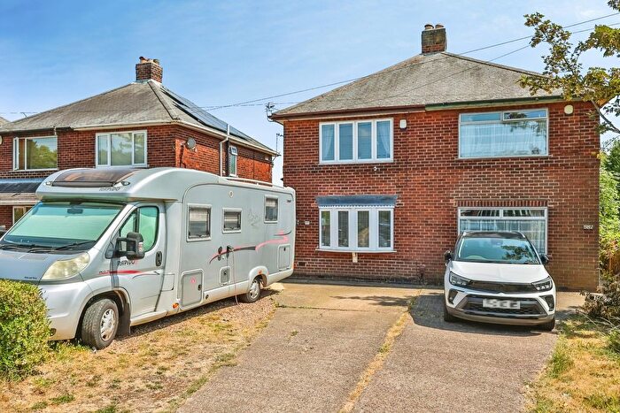 2 Bedroom Semi-Detached House For Sale In Watnall Road, Hucknall, Nottingham, Nottinghamshire, NG15