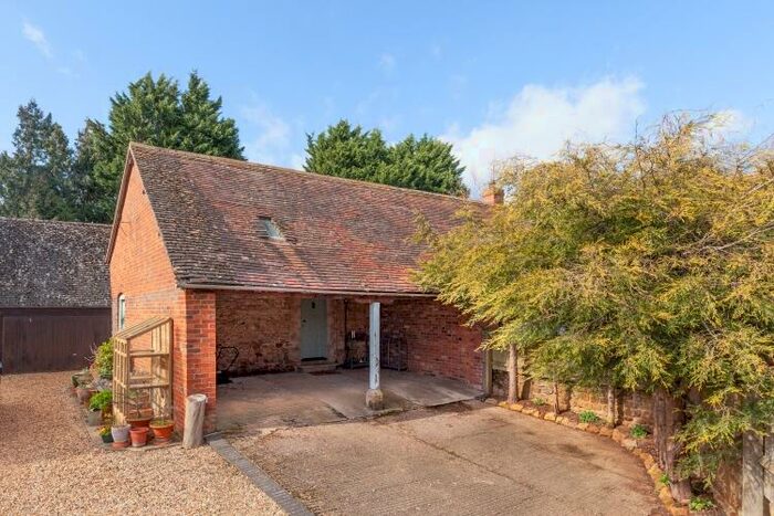 2 Bedroom Barn To Rent In Wykham Lane, Banbury, OX16