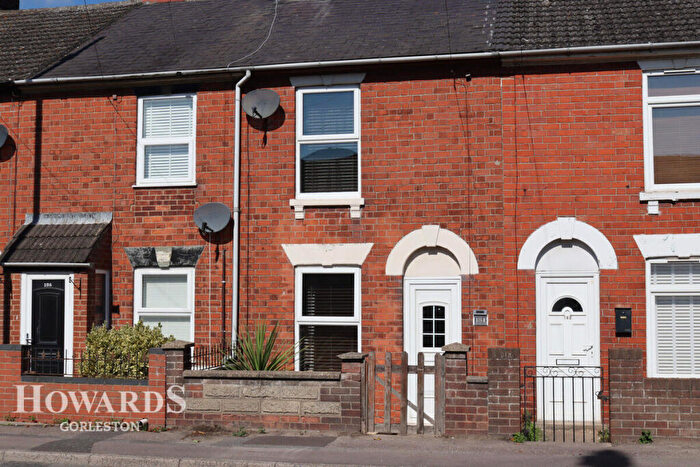 2 Bedroom Terraced House For Sale In Beccles Road, Bradwell, NR31