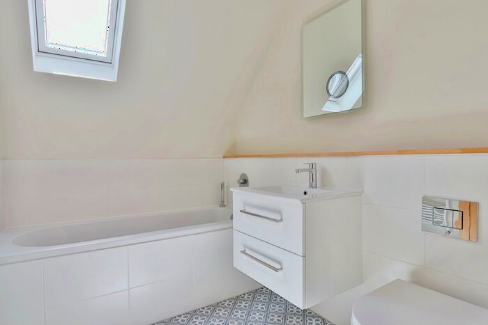 3 Bedroom Bungalow For Sale In Clavell Close, Poole, BH12