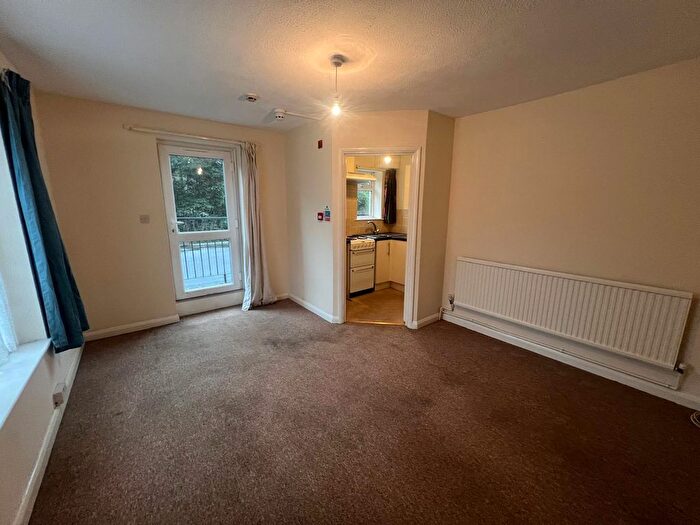 1 Bedroom Flat To Rent In Newton Road, Torquay, TQ2