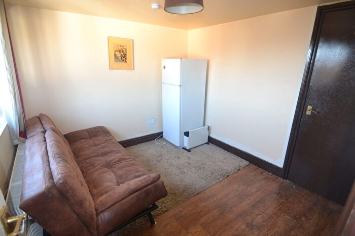1 Bedroom Studio To Rent In Blenheim Road, London, E15