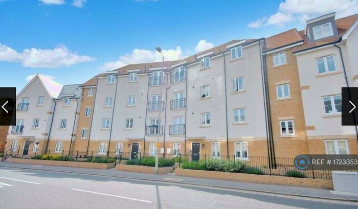 2 Bedroom Flat To Rent In South Street, Bishops Stortford, CM23