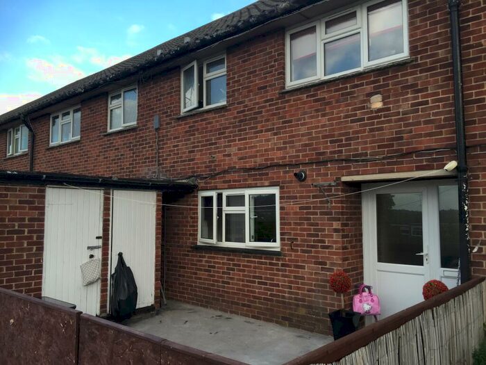 3 Bedroom Apartment To Rent In Fane Drive, Berinsfield, OX10