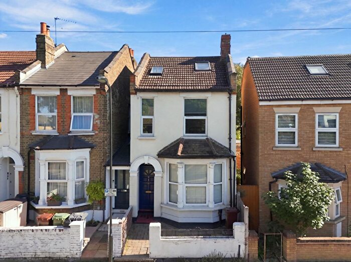 5 Bedroom Link Detached House For Sale In Primrose Road, London, E10